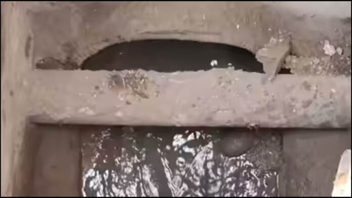 ऐसी कैसी निगरानी? भागीरथपुरा के ज्यादातर हिस्से में पानी और ड्रेनेज की लाइनें एक साथ, करोड़ों में दिया था निगरानी का ठेका