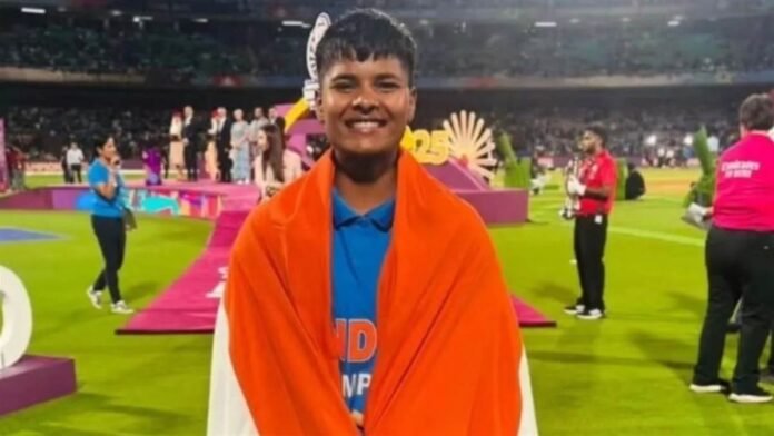 भारतीय महिला क्रिकेटर क्रांति गौड़ के निलंबित पिता की नौकरी बहाल, CM डॉ. मोहन यादव ने निभाया अपना वादा