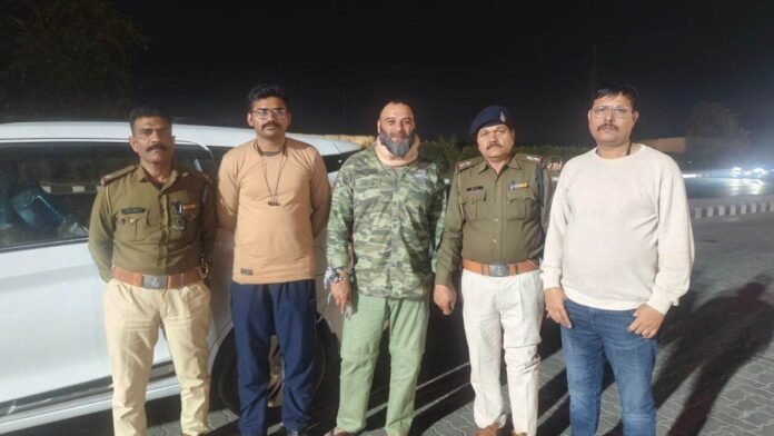 'रहमान डकैत' बनकर साढू के घर छुपा था 7 राज्यों का Wanted, सूरत क्राइम ब्रांच ने पकड़कर भोपाल पुलिस के हवाले किया