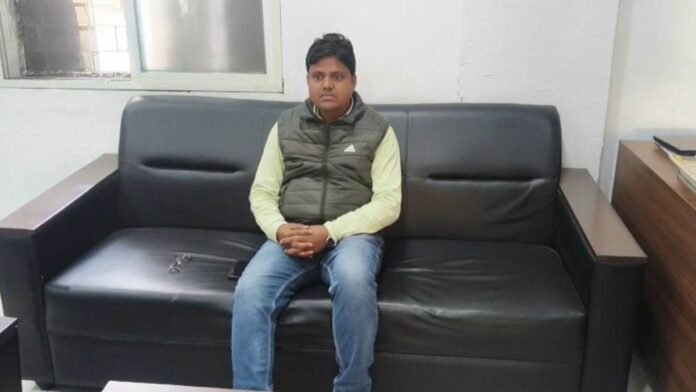 'जो कहूंगा करना पड़ेगा...', सिंगरौली में टीचर ने छात्रा से किया डिमांड! ऑडियो-चैट के दावों से मचा बवाल