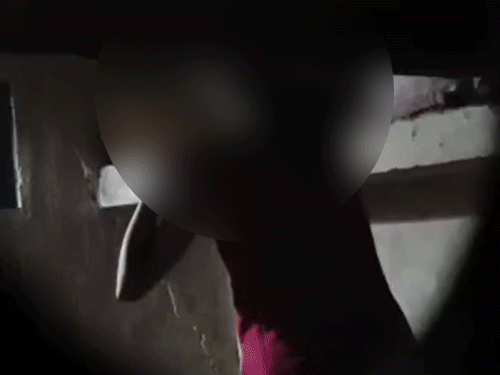 बेटी के बॉयफ्रेंड को घर बुलाकर पीटा…VIDEO:गर्लफ्रेंड ने की सुसाइड की कोशिश, गुस्साए दोस्तों ने पत्थरबाजी कर पिता के साथ की मारपीट