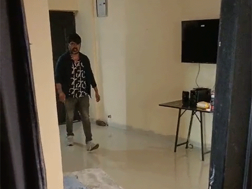 छॉलीवुड डायरेक्टर मोहित ने पीया फिनाइल…अस्पताल में भर्ती:गर्लफ्रेंड ने दर्ज कराई थी FIR, बोली-डंडे से पीटा, कैंची से मारा, सिर फूटने से थी लहूलुहान