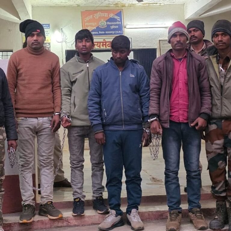 अंतरराज्यीय धान तस्करी गिरोह का भंडाफोड़:राजस्व और पुलिस की संयुक्त कार्रवाई में UP के 9 आरोपी गिरफ्तार, तस्करों पर FIR दर्ज