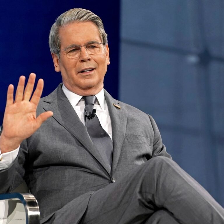 भारत से एक्स्ट्रा 25% टैरिफ हटा सकता है अमेरिका:वित्तमंत्री बोले- भारत ने रूस से तेल खरीद घटाई, ये अमेरिका की बड़ी जीत