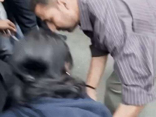 BMC चुनाव में वोट करने बॉलीवुड सेलेब्स पहुंचे:अक्षय कुमार, जॉन अब्राहम और सुनील शेट्टी जैसे सितारों ने वोट डाला