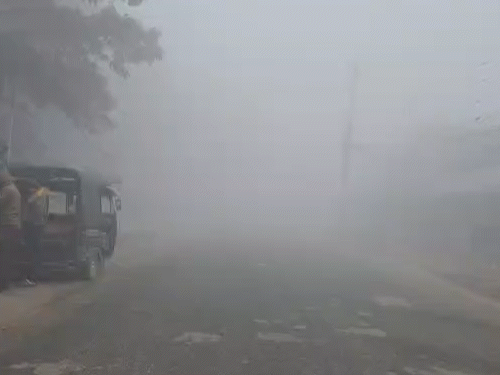 छत्तीसगढ़ में कड़ाके की ठंड, 2° तक गिरेगा तापमान:सरगुजा-बिलासपुर में घने कोहरे का अलर्ट; कुछ जगहों पर बूंदाबांदी के आसार