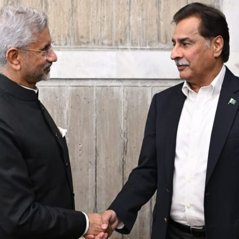 PAK नेता का दावा- जयशंकर खुद हाथ मिलाने आए:कहा- आपको पहचानता हूं; विदेश मंत्री ढाका में पाकिस्तानी संसद के स्पीकर से मिले थे
