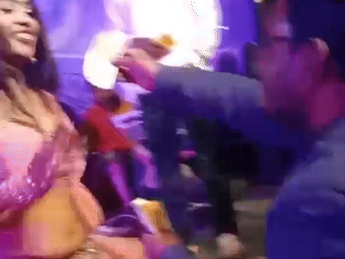 VIDEO-10 लाख में आईं डांसर्स...रोजगार सहायक ने लुटाए नोट:फुटबॉल टूर्नामेंट समापन में BJP नेता भी थे शामिल, कांग्रेस बोली-स्कूल परिसर में 'नंगा नाच' हुआ