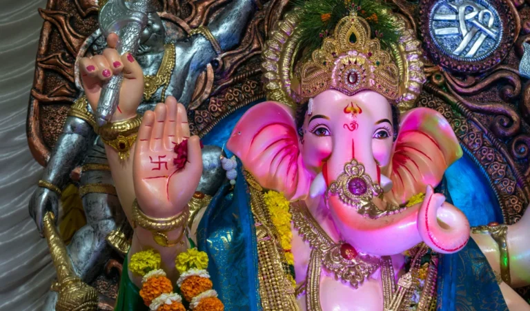 Sakat Chauth Vrat: चंद्रमा को अर्घ्य देते समय ये 5 Mistakes पड़ सकती हैं भारी, जानें सही Puja Vidhi