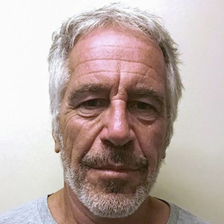 पूर्व अमेरिकी राष्ट्रपति जॉर्ज बुश पर रेप का आरोप:एपस्टीन फाइल्स से खुलासा; इसमें 100 से ज्यादा बार ट्रम्प का भी नाम