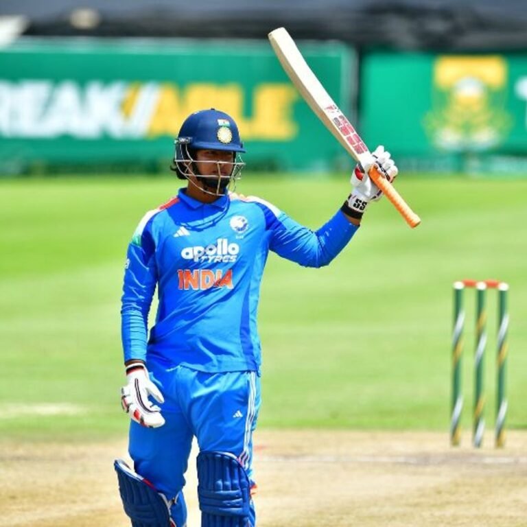 वैभव सूर्यवंशी ने 63 बॉल पर सेंचुरी बनाई:आरोन के साथ 200+ रन की ओपनिंग पार्टनरशिप; साउथ अफ्रीका के खिलाफ तीसरा वनडे