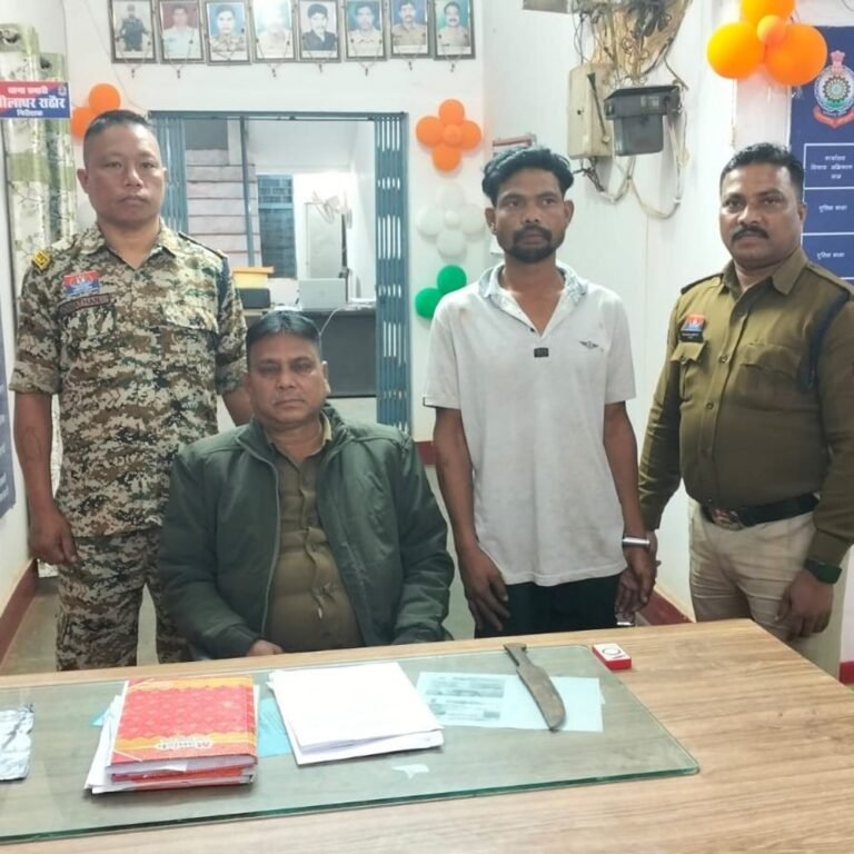 चाकू दिखाकर लोगों को डरा रहा था युवक:बस्तर पुलिस ने पकड़ा, कोर्ट में पेशकर भेजा जेल, धारदार चाकू जब्त