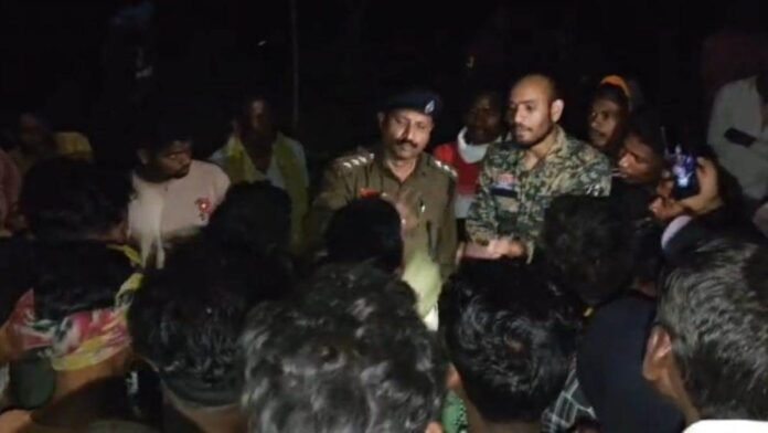 धमतरी में मतांतरित मृत महिला को दफनाने को लेकर ग्रामीणों में आक्रोश, शव को निकालने की मांग पर अडे़