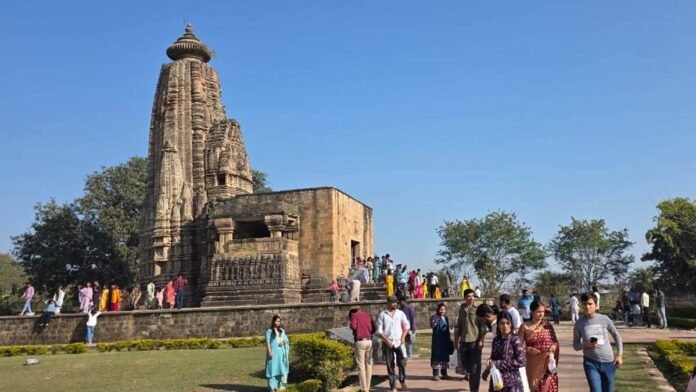 Mahashivratri 2026: शहडोल के विराट मंदिर में महाशिवरात्रि पर उमड़ी भक्तों की भीड़