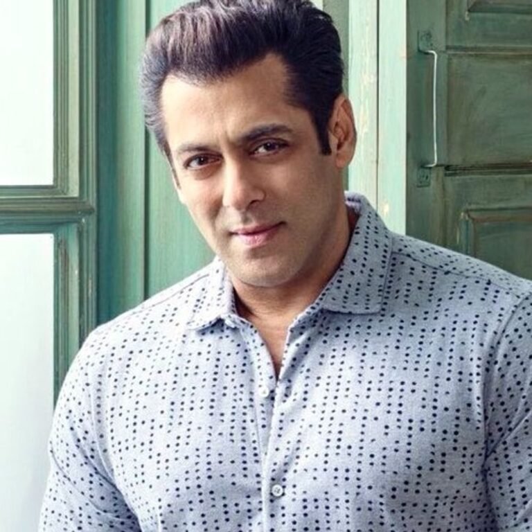 RSS शताब्दी कार्यक्रम में पहुंचे सलमान खान:मुंबई में मोहन भागवत के संबोधन के दौरान दिखे बॉलीवुड सुपरस्टार