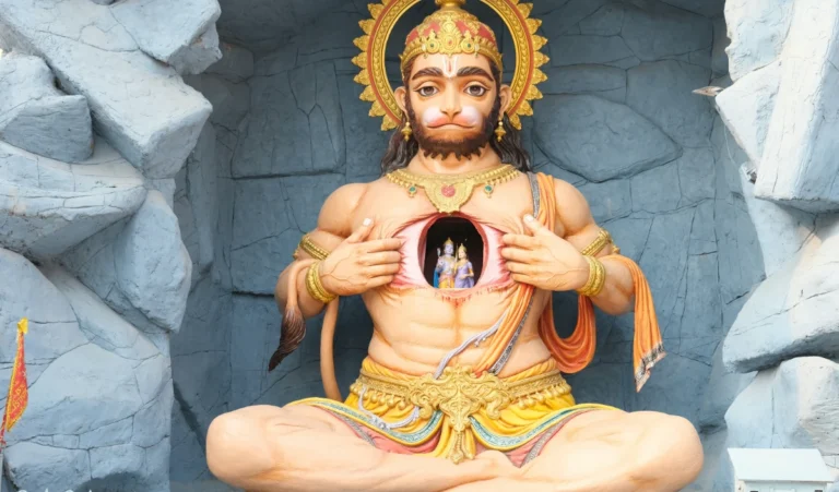 कर्ज के बोझ से हैं परेशान? Tuesday को जपें Lord Hanuman के ये चमत्कारी Mantra