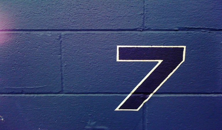 Numerology: इन 3 मूलांक की लड़कियों को Love Life में मिलता है सबसे ज्यादा धोखा