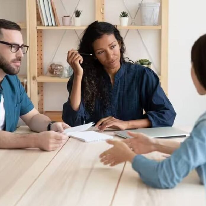 इंटरव्यू-मीटिंग में ‘अ... ऊं...’ जैसे शब्दों से घटता है आत्मविश्वास:विशेषज्ञ बोले- बोलचाल में ‘फिलर’ शब्दों का जरूरत से ज्यादा इस्तेमाल जानकारी की कमी का संकेत