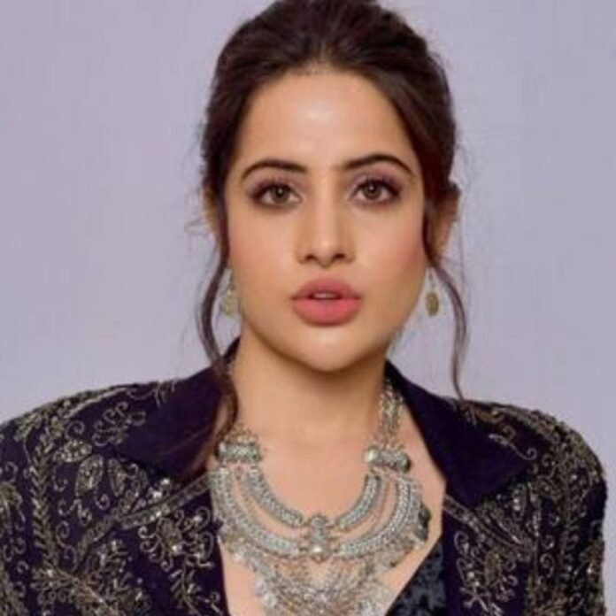 दावा- उर्फी जावेद को इस्लाम से निकाला गया:नाम हुआ गीता भारद्वाज, एक्ट्रेस बोलीं- मैं किसी धर्म को नहीं मानती, तो निकालोगे कैसे