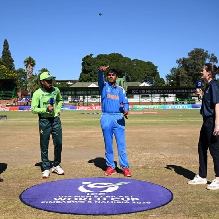 पाकिस्तान ने बॉलिंग चुनी, भारत 7 ओवर में 46 रन:जीती तो सेमीफाइनल पहुंचेगी टीम इंडिया, PAK को बड़ी जीत चाहिए
