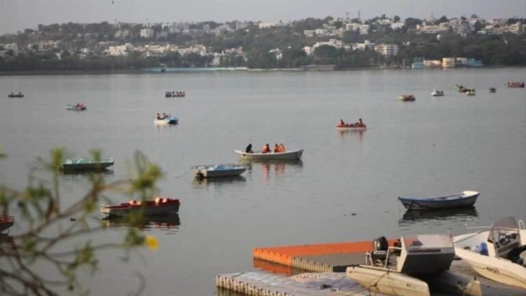 भोपाल बड़े तालाब पर संकट, 50 मीटर के दायरे में मिलीं 150 अवैध झुग्गियां, राजस्व विभाग ने थमाए लाल निशान