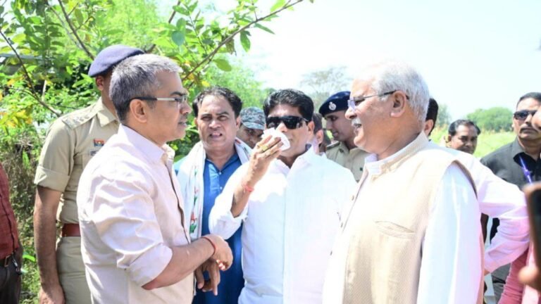 दुर्ग में अवैध अफीम खेती का खुलासा: BJP नेता विनायक ताम्रकार हिरासत में, पूर्व CM भूपेश बघेल भी पहुंचे