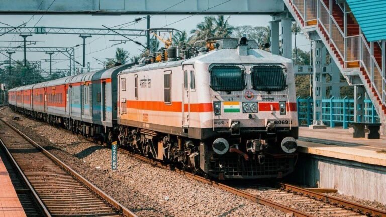 Indian Railway: यात्रियों के लिए खुशखबरी… जबलपुर से मंडला फोर्ट तक अब सीधी पैसेंजर ट्रेन, बढ़ेगी सुविधा