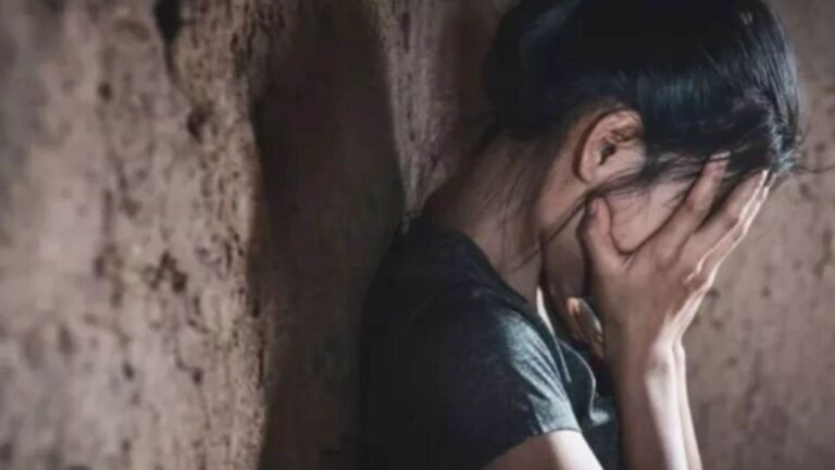 एग्जाम सेंटर पर प्रसव के बाद नाबालिग से दुष्कर्म का आरोपी गिरफ्तार, परीक्षा के दौरान छात्रा ने बाथरूम में दिया था बच्चे को जन्म