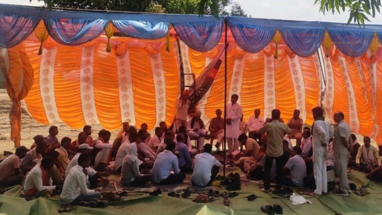 MP में अपनी ही जमीन के बदले मुआवजा और नौकरी को तरस रहे किसान, बोले- अब होगी आर-पार की लड़ाई