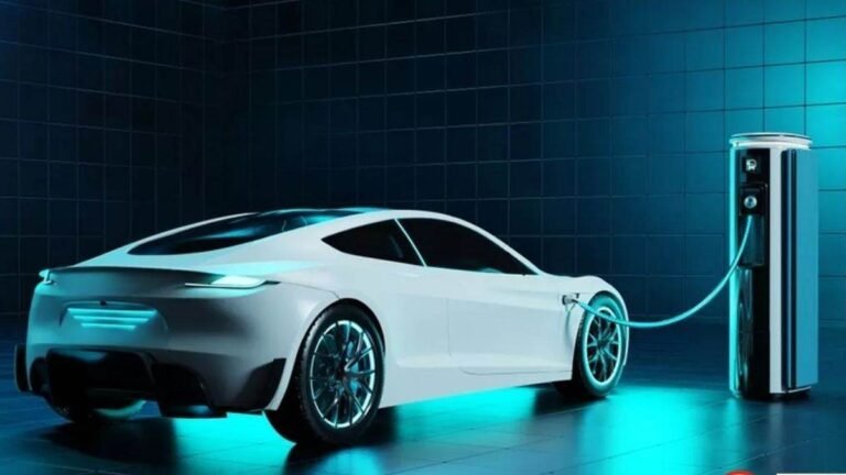 इलेक्ट्रिक व्हीकल की आग न बुझती है, न रुकती है; रातभर चार्जिंग पर नहीं छोड़ें