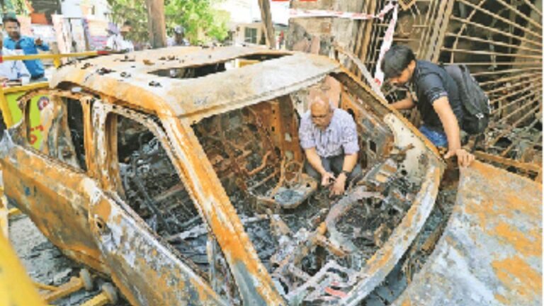 इंदौर अग्निकांड: ओवर चार्जिंग से बम की तरह फटी थी ईवी कार की बैटरी, डिजिटल डेटा से खुला राज