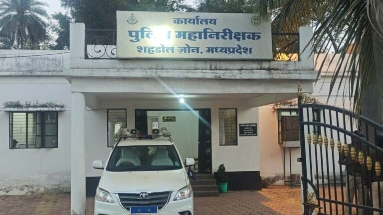 शहडोल में जींस पहनकर ड्यूटी पर पहुंचने पर हेड कांस्टेबल सस्पेंड, आदेश की अवहेलना पर ASI-आरक्षक भी निलंबित