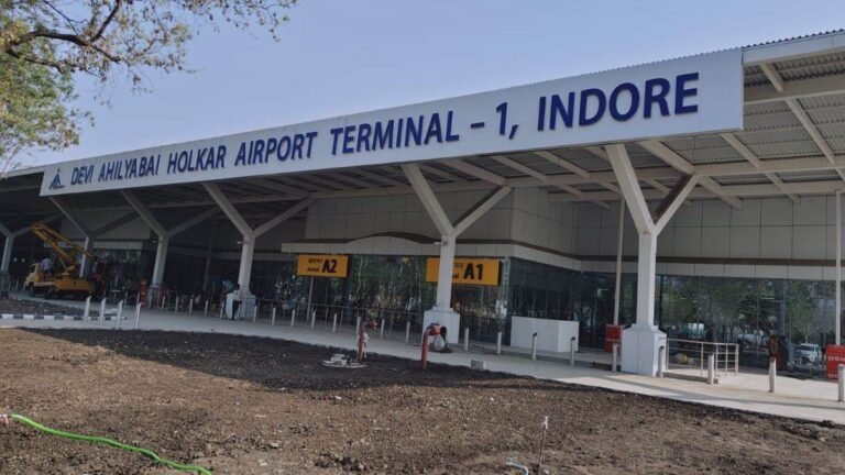 इंदौर एयरपोर्ट के टर्मिनल-1 से संचालित होंगी जयपुर-रायपुर जैसी 16 उड़ानें, प्रति घंटे 300 यात्री भर सकेंगे उड़ान