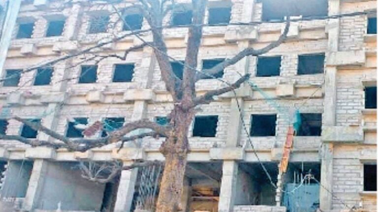 इंदौर का कैंसर अस्पताल हो रहा सरकारी सुस्ती का शिकार, 2 साल में पूरे करने का दावा, लेकिन ढाई साल बाद भी 2 मंजिल तैयार नहीं