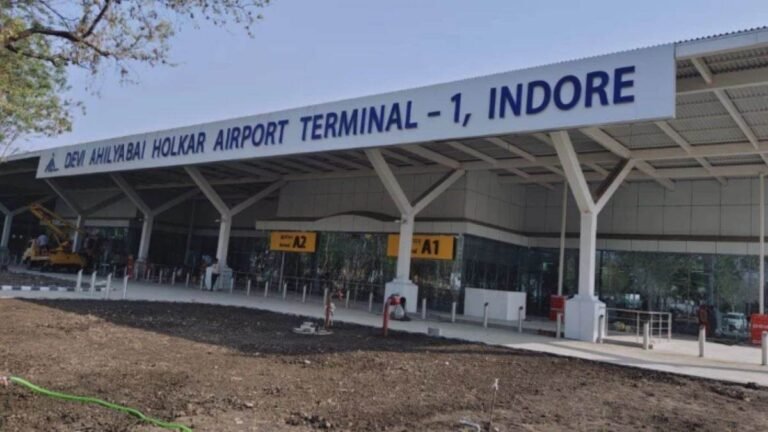 इंदौर एयरपोर्ट के टर्मिनल-1 का रविवार को होगा भव्य लोकार्पण, नागरिक उड्डयन मंत्री देंगे यात्रियों को हाईटेक सौगात
