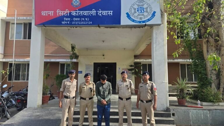 ऑपरेशन फेस: देवास में एक चेहरे पर 84 सिम हुए जारी, आरोपित गिरफ्तार