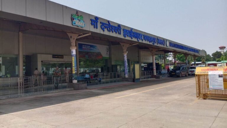 रायपुर-रीवा के लिए उड़ान सेवा शुरू,  हवाई सेवा से दिल्ली से जुड़ा अंबिकापुर