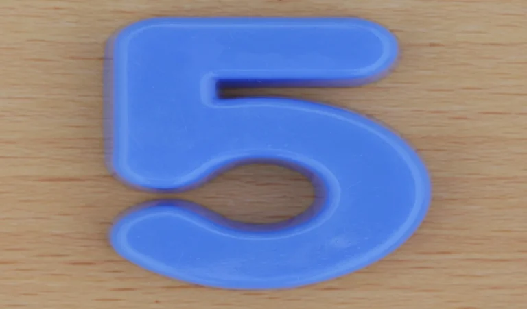 Astrology Tips: इन तारीखों में जन्मी लड़कियां होती हैं बेहद Lucky, बुध ग्रह दिलाता है Career में सफलता