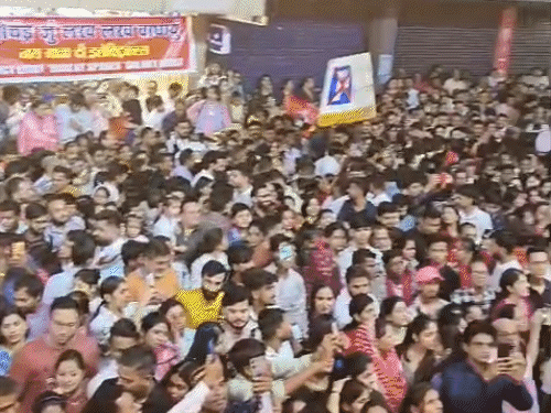 रायपुर में दिखे डुप्लीकेट शाहरुख-सलमान-पुष्पा और दिलजीत:फैंस में सेल्फी खिंचवाने की मची होड़, सिंधी समाज का चेट्रीचंड्र-महोत्सव, झांकी निकली, जमकर हुई आतिशबाजी