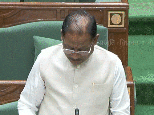 छत्तीसगढ़ इवनिंग बुलेटिन:जिंदा जला ड्राइवर, किराएदार युवती से रेप; सदन में विपक्ष का हंगामा, सिलेंडर के लिए लंबी लाइनें, VIDEO में 10 बड़ी खबरें