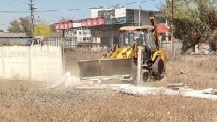 बुरहानपुर में कोर्ट ने तीन कॉलोनाइजरों को सुनाई सजा, अवैध कॉलोनियां काटने वालों में हड़कंप