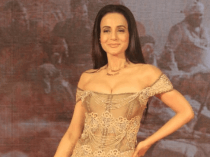 जाकिर खान बोले- धुरंधर से इंडस्ट्री की जली:भड़कीं अमीषा पटेल बोलीं- नेगेटिविटी मत फैलाओ, शाहरुख-सलमान के पास ज्यादा सुपरहिट; गदर भी याद दिलाई