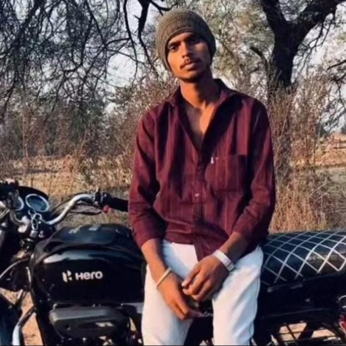 अज्ञात वाहन की टक्कर से हाइवा ड्राइवर की मौत:गाड़ी खड़ी कर बाइक से लौट रहा था घर, बालोद में गुजरा मोड़ के पास हादसा